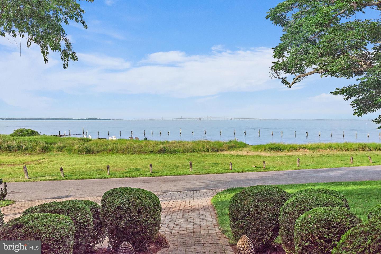 90 River Dr Annapolis, MD 21403